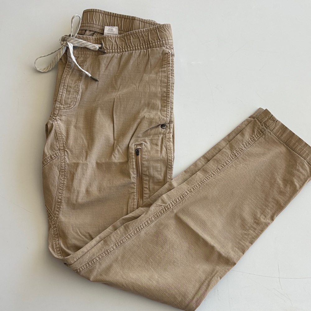 Vuori Men's Khaki Cargo Pants
